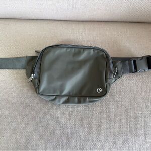 lululemon athletica Olive Green 2L